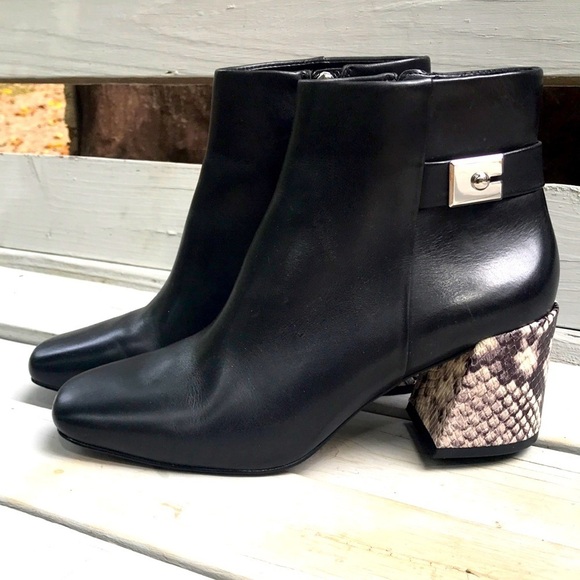 WOMENS VINCE CAMUTO BLACK ANKLE BOOTS W/ SNAKESKIN DETAILED HEEL SIZE 7 Worn 1x - Picture 1 of 9